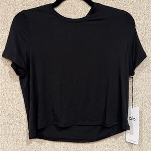ALO Yoga Cropped All Day Short Sleeve, Size Small. NWT.